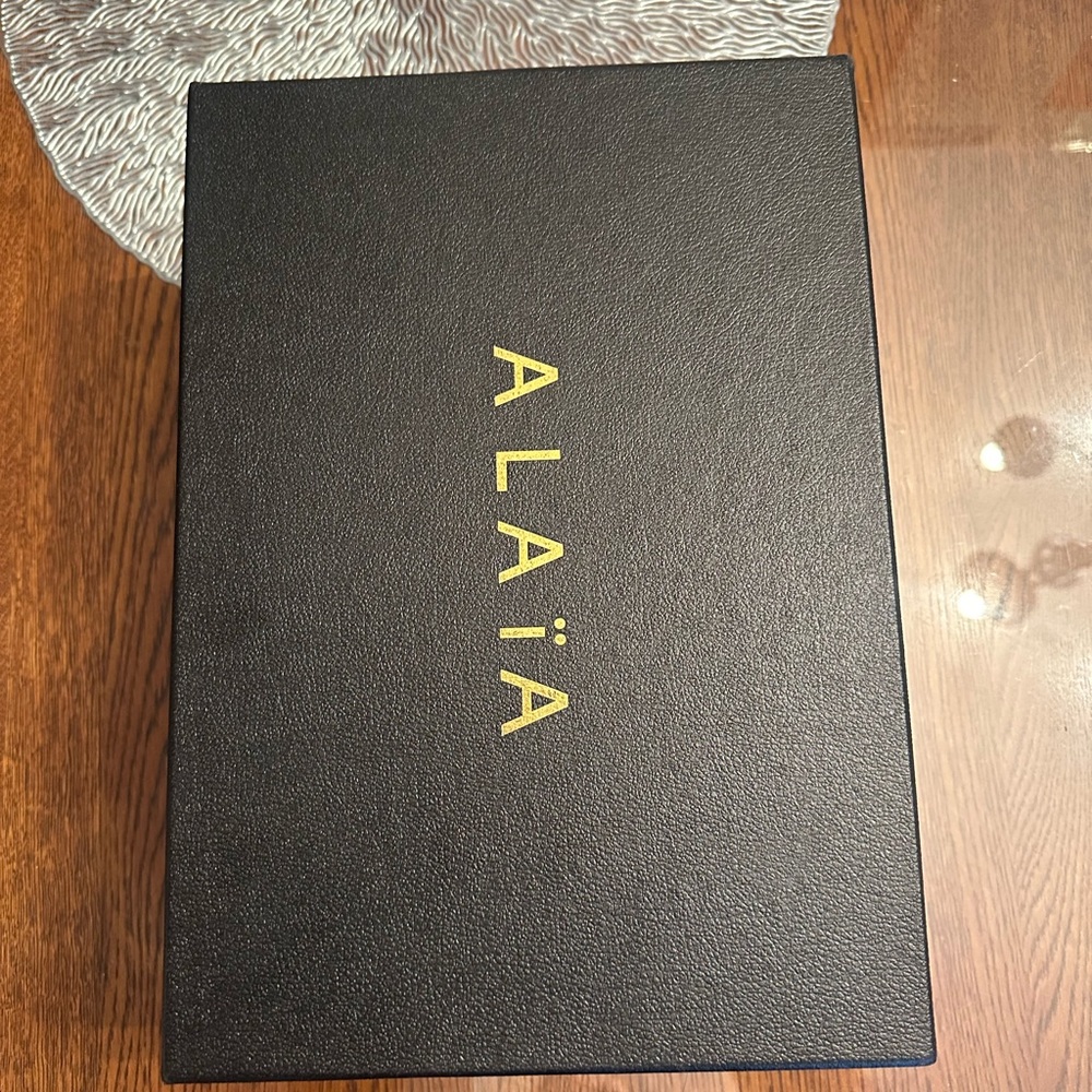 Alaïa
Le Coeur 55MM Slingback Pumps - Picture 4 of 6